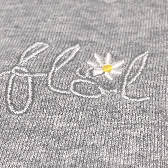 FL&L Heather Gray Embroidered Fuzzy Roomy Alex Sweatshirt Medium Like New - Picture 2 of 14